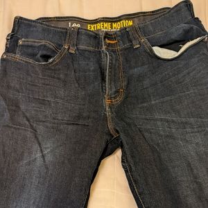 Lee Extreme Motion Jeans 36x29 Like New. perfect condition
